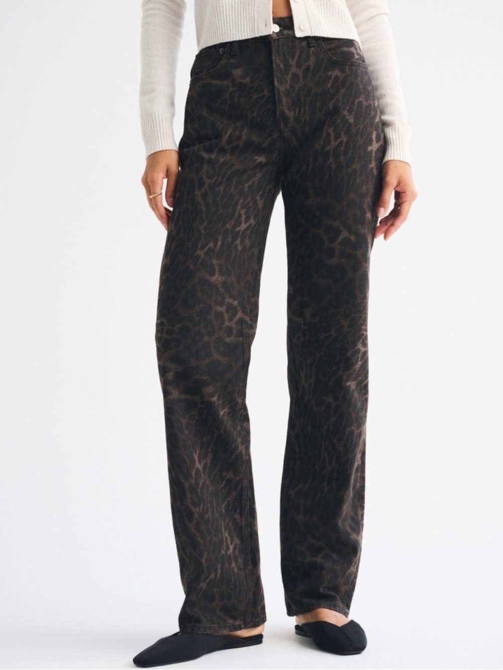 Abercrombie and Fitch High Rise 90s Relaxed Jean in Leopard